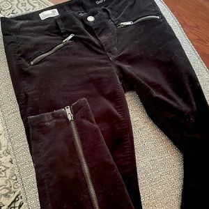 Velvet gap zipper detail jeans size 26